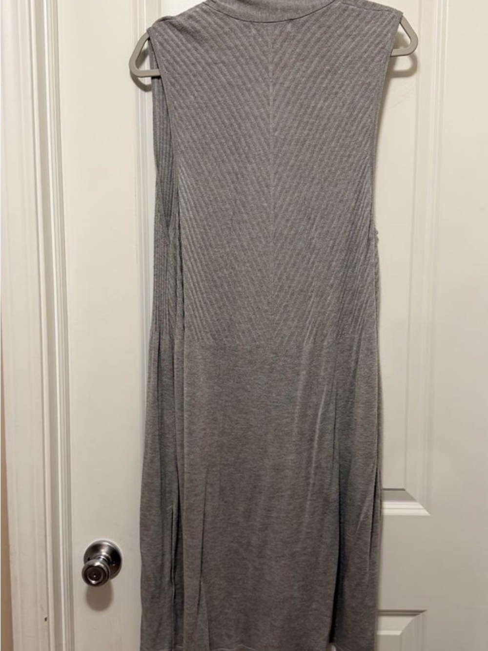 Gray Ribbed Maxi Vest - Picture 2 of 3